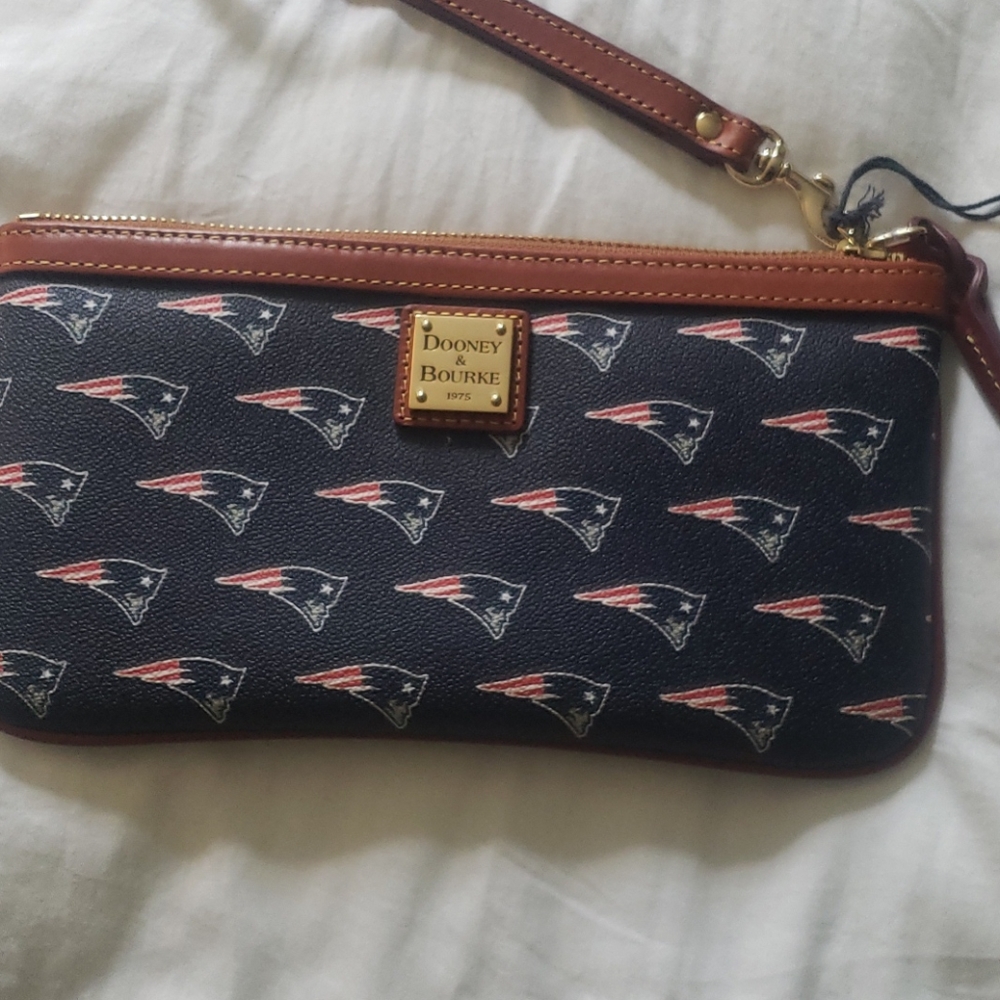 Dooney and Bourke wristlet